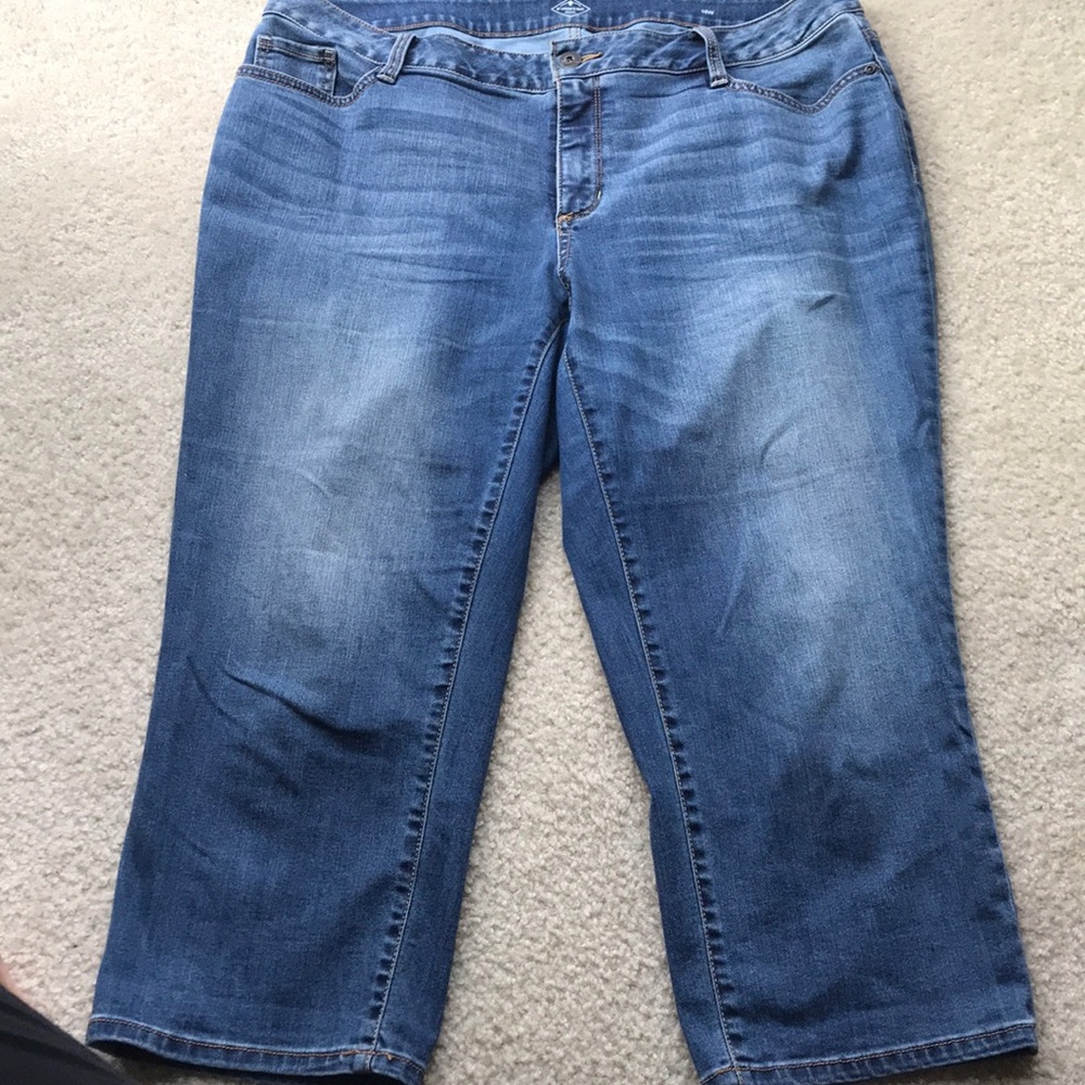 St. John’s Bay Capri jeans.